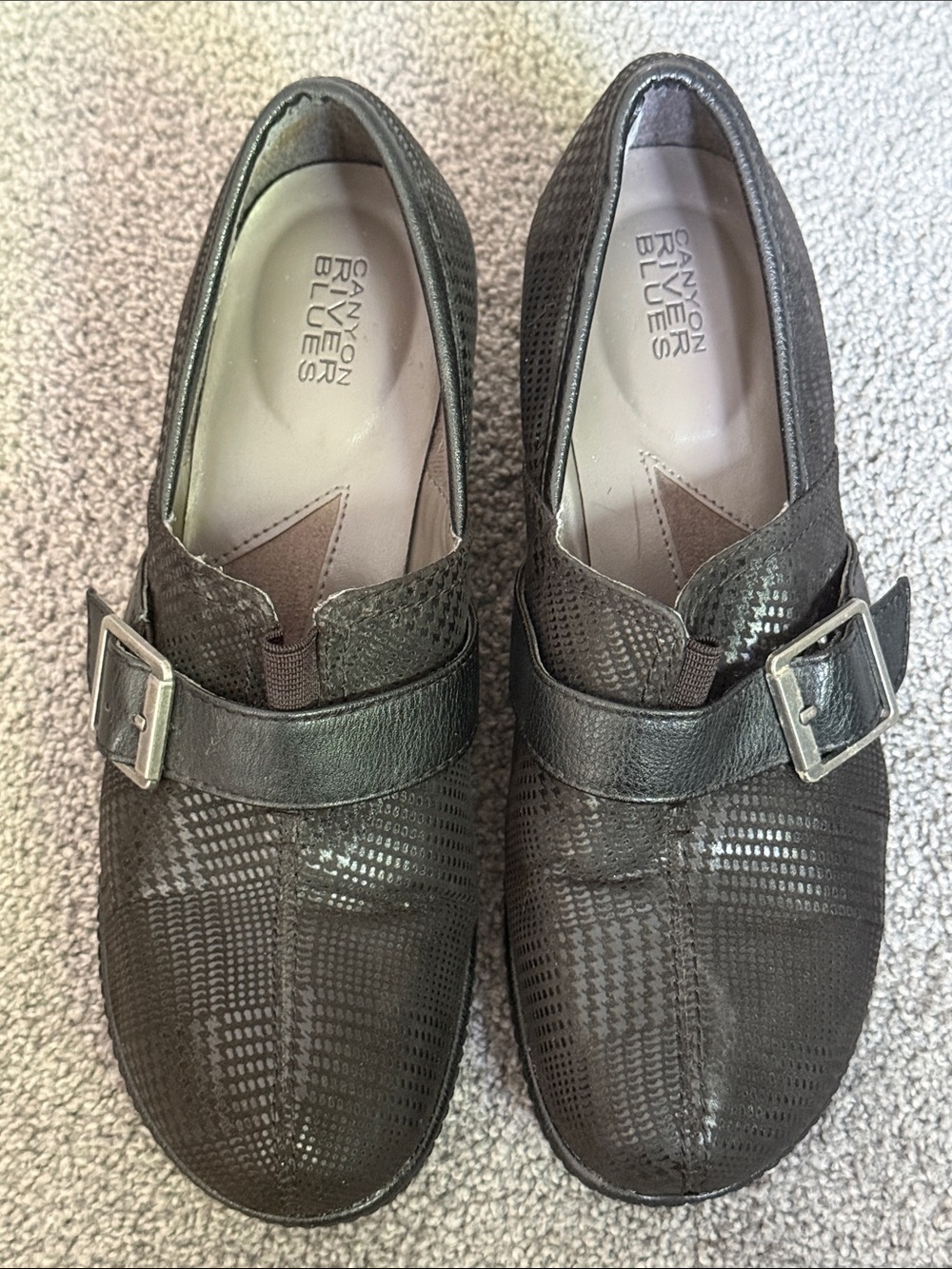 Canyon River Blues Textured Black Slip-On 2.5” Wedged Loafers w/Buckle. Size 10M